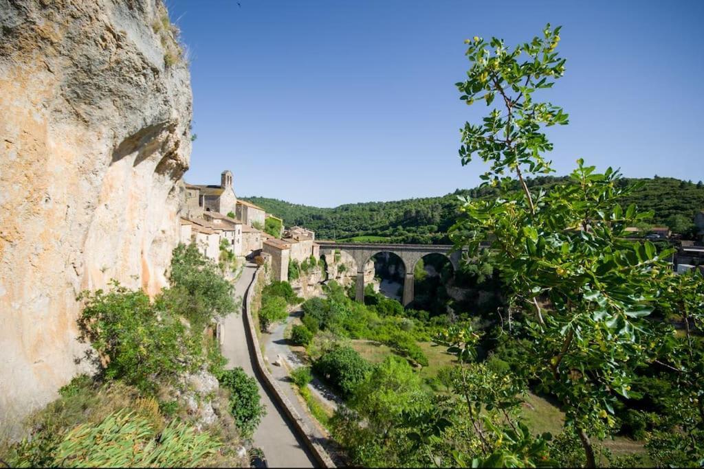 Le Brianyourhosthelper Appartement Minerve Buitenkant foto