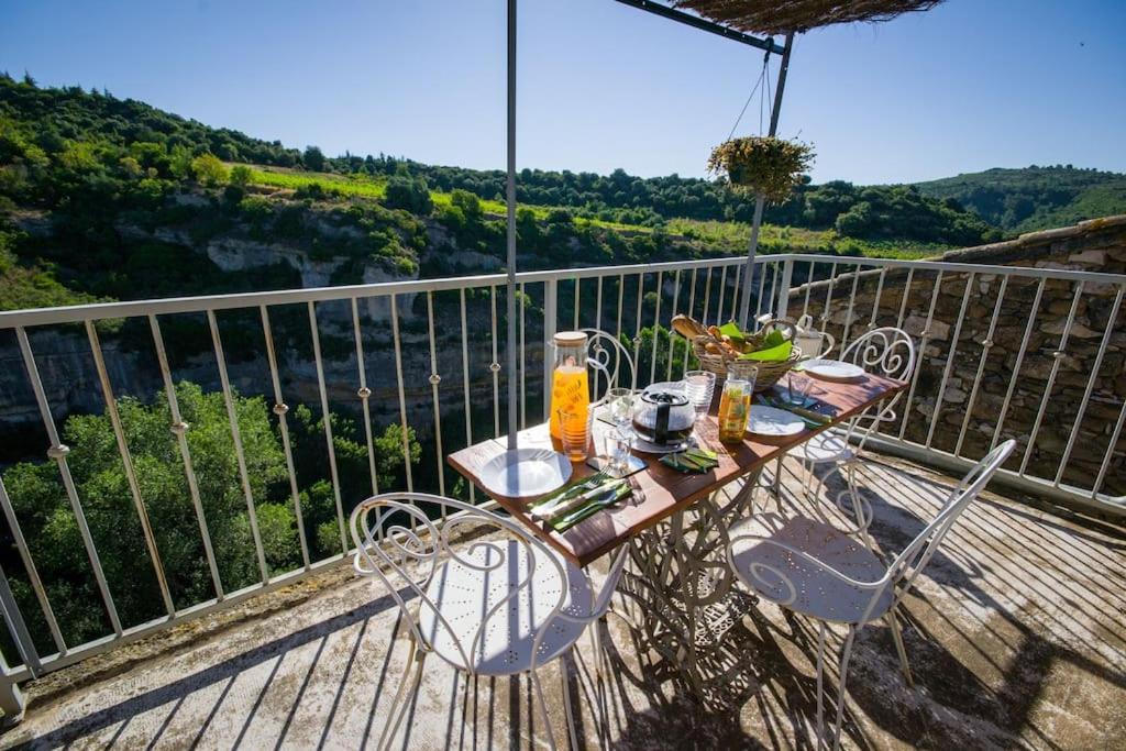 Le Brianyourhosthelper Appartement Minerve Buitenkant foto